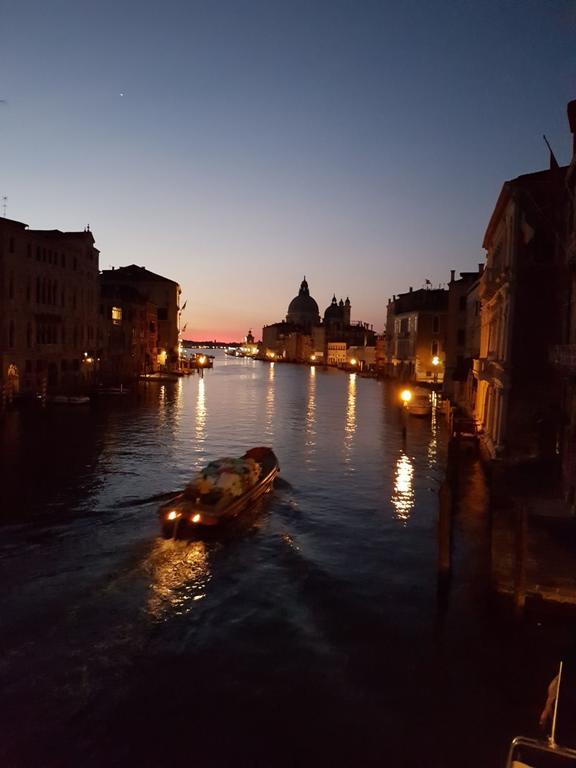 Ca' Del Mariner Apartment With Terrace Venice Exterior photo
